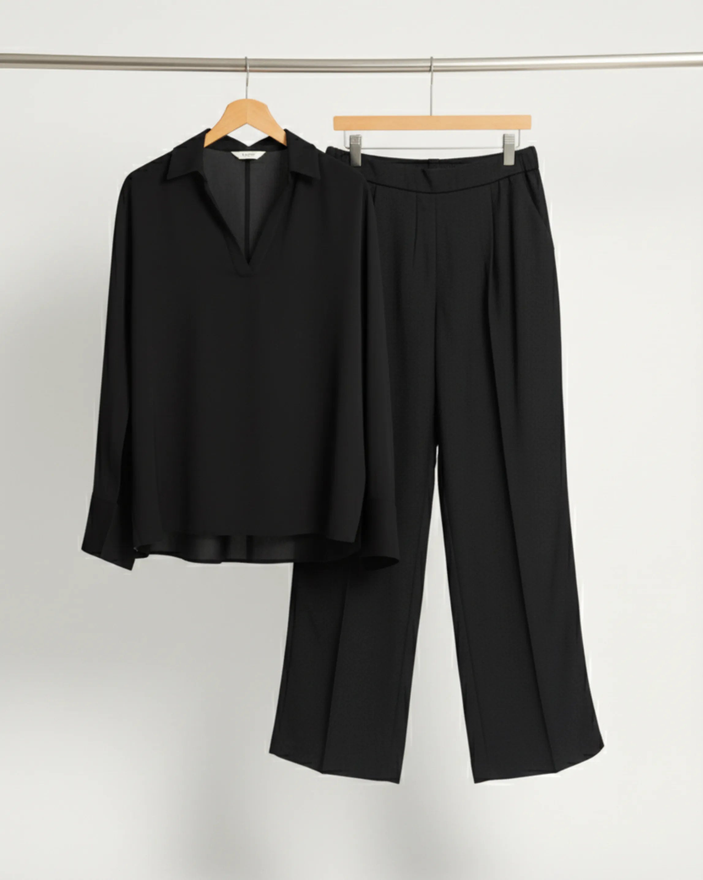 Fractured Crepe Top with Pants Set in Black